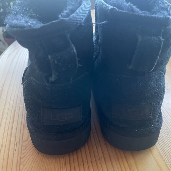 UGG Women's Classic Mini II Sheepskin Class - Picture 2 of 3